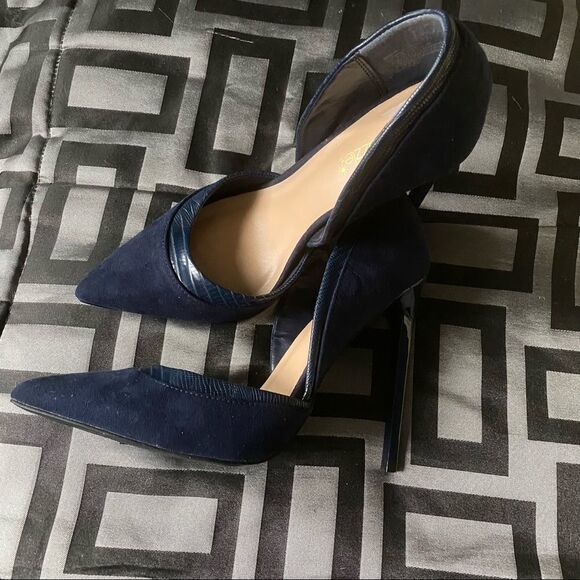 Shoedazzle suede navy blue pointy heel - Picture 7 of 11